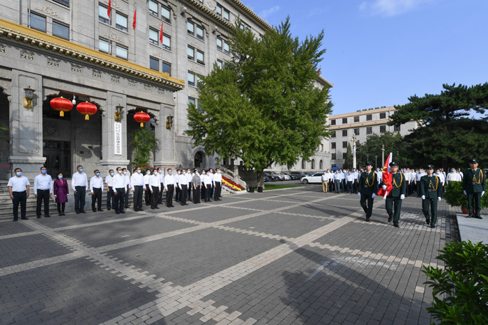 住房和城乡建设部机关举行升国旗仪式庆祝新中国71周年华诞(图1)